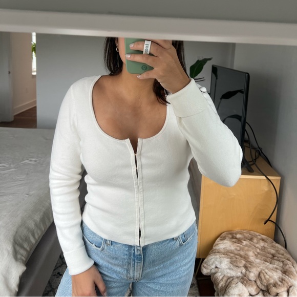 Abercrombie sweater top - Picture 3 of 8